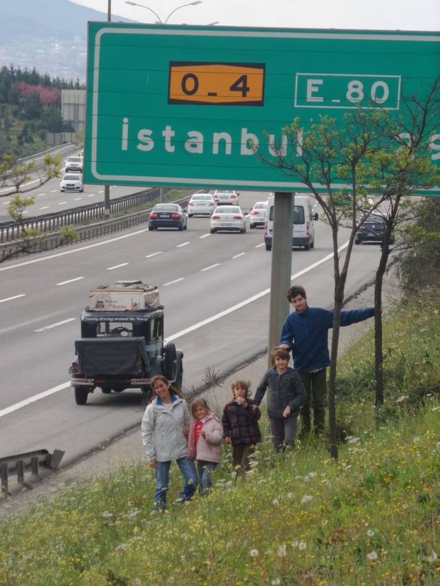 La familia que viajó 22 años por el mundo contará en San Lorenzo cómo atrapó su sueño