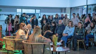 Paraná Lee reunió a escritores y lectores en una jornada de charlas, literatura y encuentros