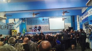 El jueves pasado, durante un acto en el sindicato de trabajadores municipales de Rosario se terminó de definir la convocatoria a la marcha de este martes.