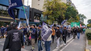 Columna de trabajadores en la conmemoración del 1º de mayo en Rosario.