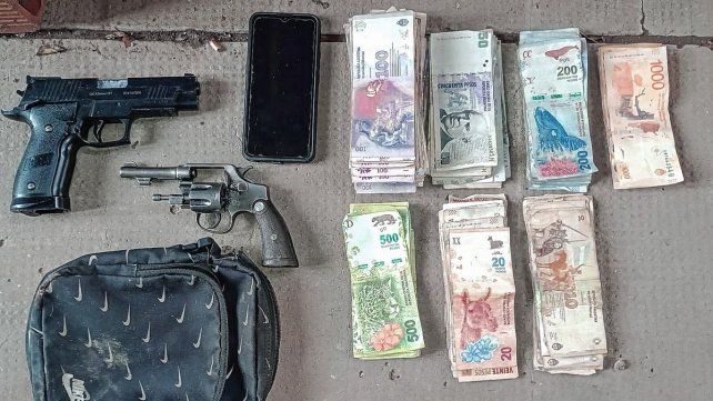 Dos delincuentes asaltaron a mano armada un drugstore y a un remisero