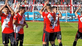 Deportivo Maipú no tuvo piedad y goleó 4-0 a Villa Dálmine en la Primera Nacional.