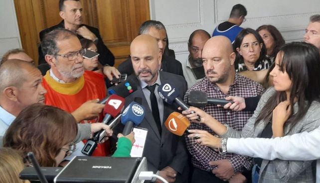 El ministro de Seguridad se reunió con los gremios docentes.