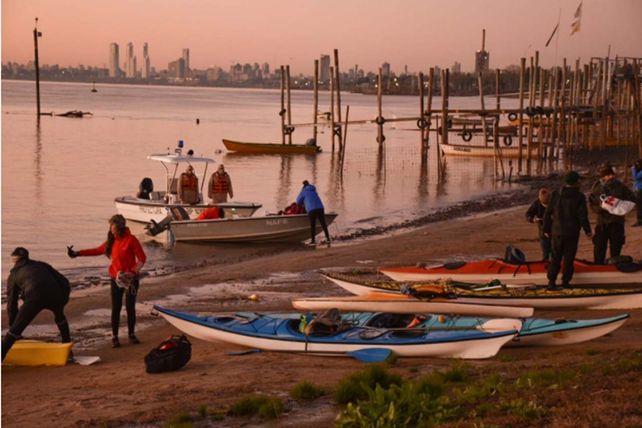 Travesía en kayak por la ley de humedales: las postales del primer día