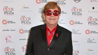 Elton John reveló que una infección lo dejó prácticamente ciego