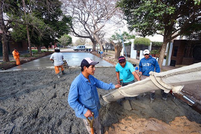 Recorren obras de pavimentación y desagües en Guadalupe Central