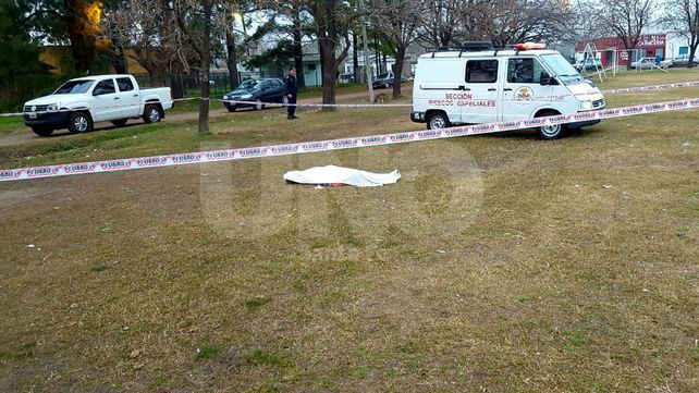 Crimen y misterio en Sauce Viejo : asesinaron con 48 puñaladas a un joven esta madrugada