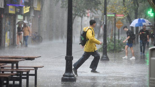 El tiempo en Rosario: jueves con tormentas aisladas, a la espera de aún más agua