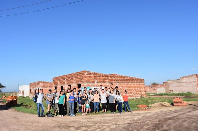 Las familias llegaron a Colonia Belgrano en el marco de un programa de cooperación internacional de Fundación Es Vicis