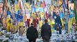 El presidente ucraniano, Volodymyr Zelenskyy (izquierda), y el secretario general de la OTAN, Mark Rutte, asisten a una ceremonia conmemorativa en el monumento a los soldados ucranianos caídos en la Plaza de la Independencia en Kiev, Ucrania, el martes 3 de febrero de 2026. (Prensa Presidencial de Ucrania vía AP) El presidente ucraniano, Volodymyr Zelenskyy (izquierda), y el secretario general de la OTAN, Mark Rutte, asisten a una ceremonia conmemorativa en el monumento a los soldados ucranianos caídos en la Plaza de la Independencia en Kiev, Ucrania, el martes 3 de febrero de 2026. (Prensa Presidencial de Ucrania vía AP)