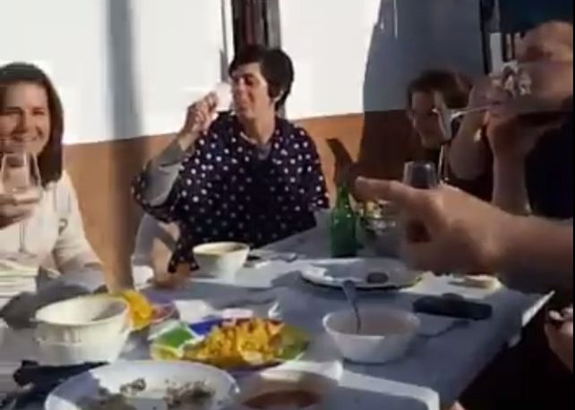 Un grupo de españoles se hizo famoso por hacer el peor Mannequin Challenge del mundo