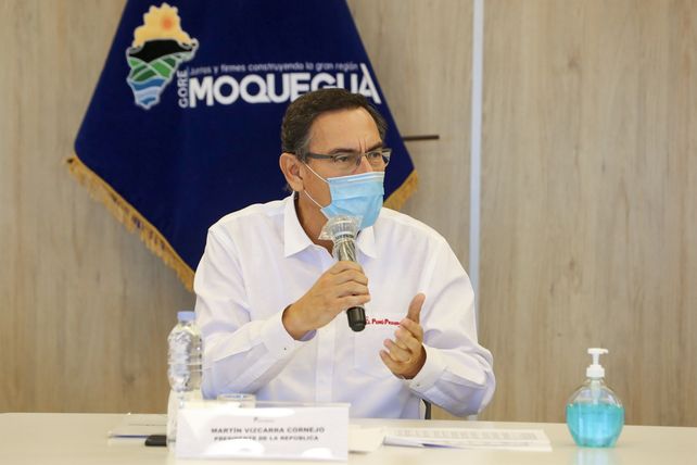 El ex presidente Martín Vizcarra se vacunó por cortesía