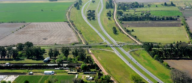 El proyecto pretende construir 13.346 kilómetros de autopistas que unirían a 1.150 ciudades que concentran el 82 por ciento de la población del país. (Foto: M. Bustamante)