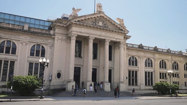 Estudiantes extranjeros en Medicina: el gobierno aseguró que representan el 32% en la UNR