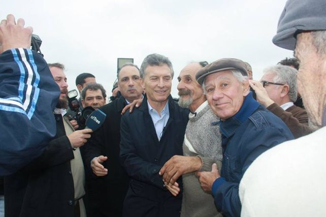 Macri visitó al rosarino que le mandó una carta con 100 pesos para ayuarlo en el gobierno