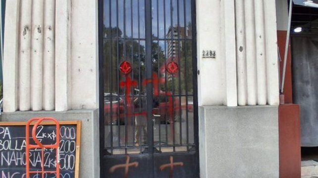 Vandalismo en el frente del Templo Masón de la ciudad de Santa Fe