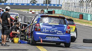 Comenzó a poblarse la calle de boxes del autódromo del Club de Volantes Entrerrianos.