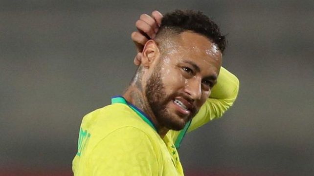 Neymar no se recuperó de una lesión y fue desafectado de la selección de Brasil.