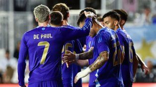 Martínez tras la goleada de la Selección: Feliz por el debut de varios chicos