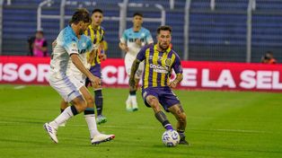 Jonatan Gómez ya cumplió la sanción y está en condiciones de volver. Es probable que recupere su lugar.