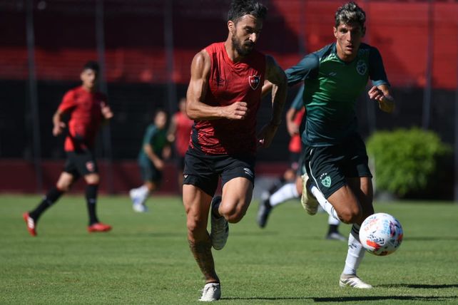 Newells le ganó a Sarmiento de Junín con goles de Formica y Capasso