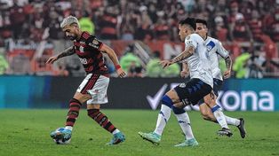 Flamengo fue superior a Vélez en los dos partidos de semifinales.