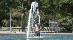 Rosario y la región enfrentan una nueva ola de calor. Rosario y la región enfrentan una nueva ola de calor.