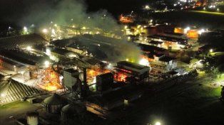 Imagen del incendio en la planta del Gran Rosario