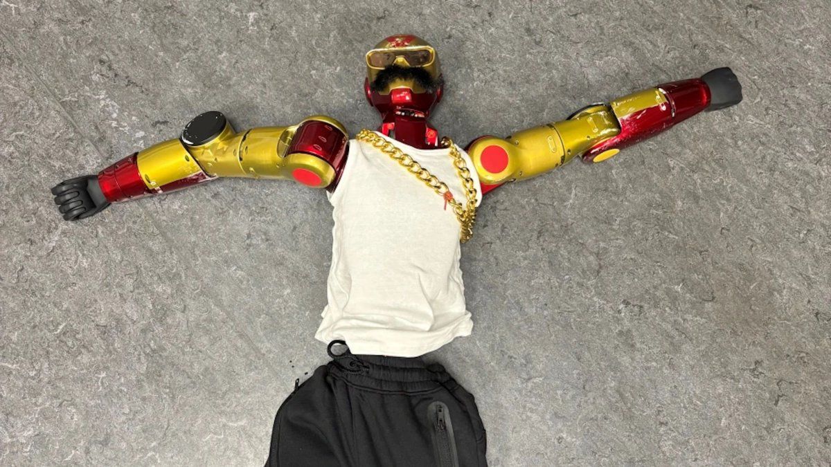 Investigan a dos adolescentes por un robot que manoseó a una chica