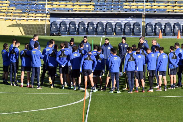 Tevez dialoga con el plantel de Central antes de&nbsp; arrancar la práctica en Gigante.