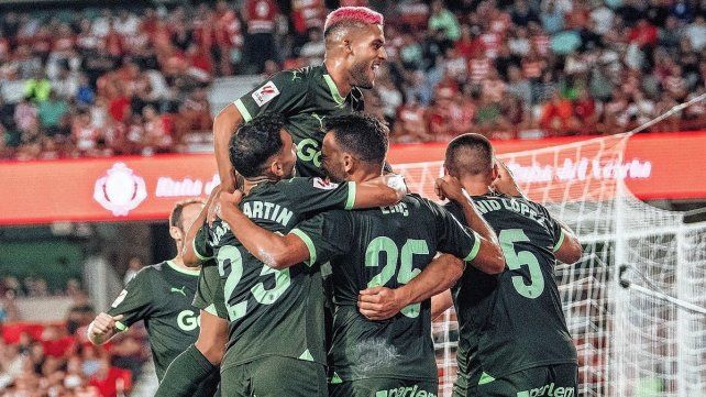 Girona derrotó a Granada y sigue peleando arriba en España