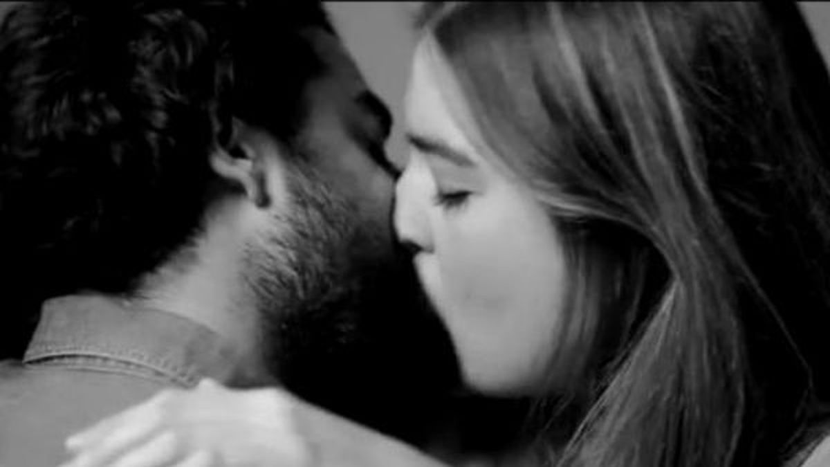 Un video del primer beso entre dos desconocidos arrasa en las redes ...