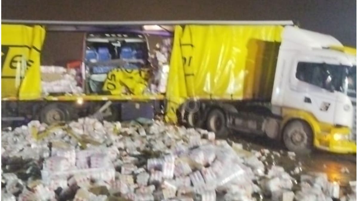 Violento choque en la ruta 11: tres muertos y 17 heridos tras un ...
