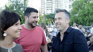 Dirigentes de distintos espacios del PJ santafesino, como La Corriente y La Cámpora, sondean en contactos informales la posibilidad de unificar una oferta para el electorado kirchnerista.&nbsp;