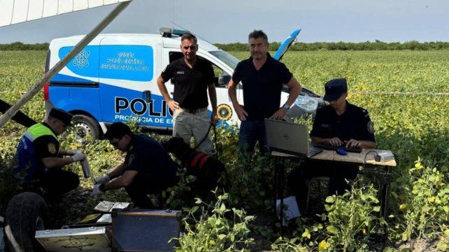 La Policía de Entre Ríos avanza en la investgación por la avioneta narco abandonada en San Gustavo. Perra adiestrada detectó olor muerto a sustancias ilícitas. Estiman que regresaba tras entregar la droga