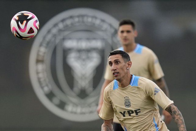 Angel Di María entrenando con la selección argentina.