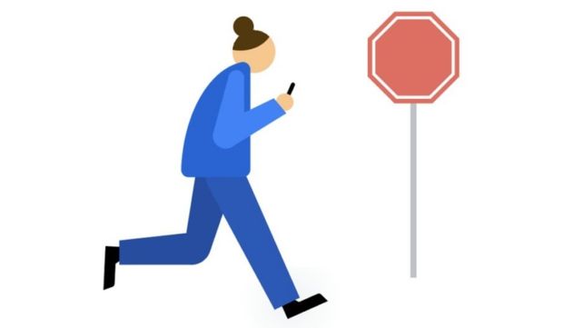La nueva herramienta de Google: no quiere que mires el teléfono al caminar