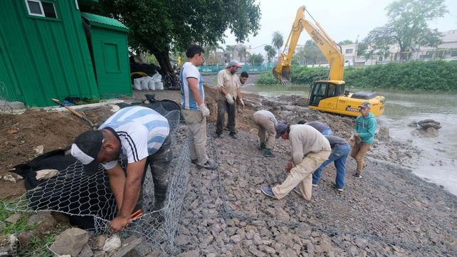Los ríos Paraná y Uruguay continúan en creciente y aumentan los evacuados en Corrientes Los ríos Paraná y Uruguay continúan en creciente y aumentan los evacuados en Corrientes