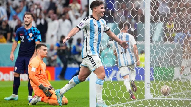 Julián Álvarez marcó el tercero de Argentina