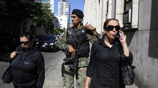 Una mujer acusó a jefes policiales en actividad por proteger a traficantes