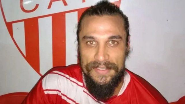 Daniel Osvaldo estuvo en la cancha cuando Talleres de Remedio de Escalada jugó ante San Martín de San Juan.