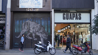 El feriado repercutió más en el centro que en los comercios barriales