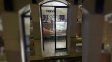 Otro violento ataque contra un comercio: destrozaron la puerta de una heladería en Santa Fe