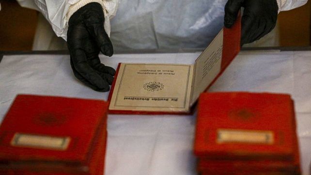 Cómo es el proceso de análisis del material nazi encontrado en la Corte Suprema