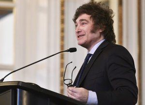 Debate presidencial: Javier Milei entre polémicas y repudios