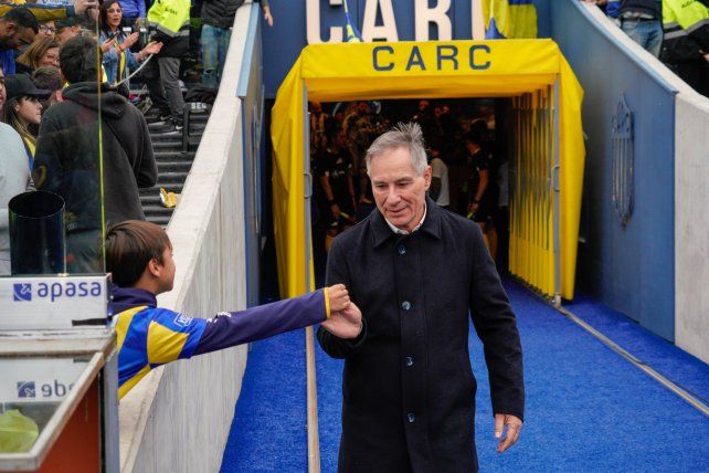 Ariel Holan podría meter mano en el equipo de Central que el sábado visitará a Lanús.