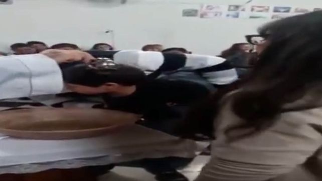 Sorpresa en la iglesia: lo estaban bautizando y se puso a insultar al cura
