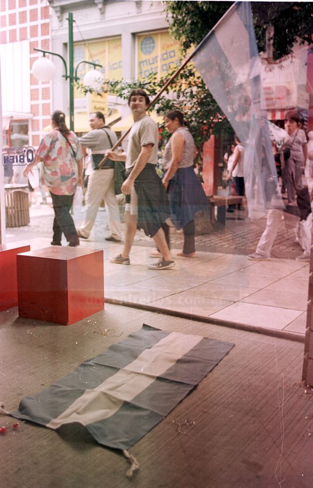 Fotos: Así fue el 20 de diciembre de 2001 en Paraná