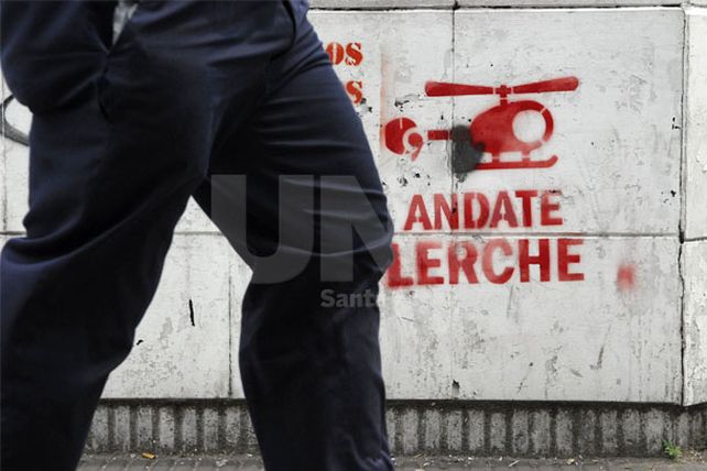 Aparecieron pintadas contra Lerche en varios puntos de la ciudad