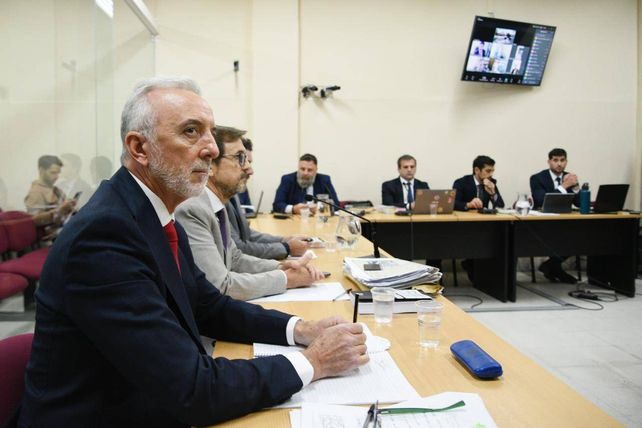 El exjuez federal Marcelo Bailaque. Bailaque falló siempre en mi contra a pesar de que probé que a mi papá lo mató la Triple A. Este exjuez condenado por corrupción impunizó todas las causas relacionadas con el crimen de mi padre advierte Carlos Razzetti